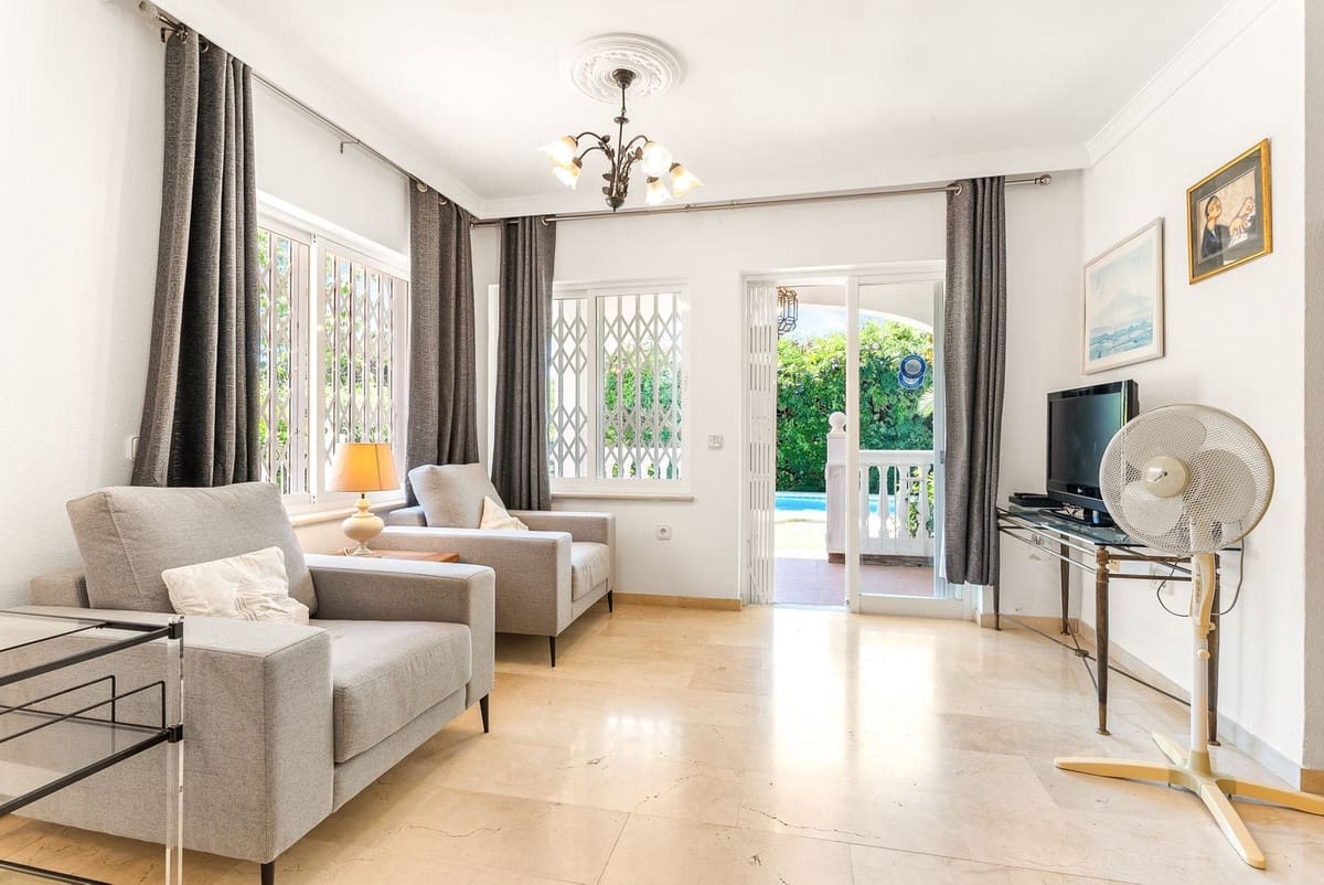 5 soveværelse Villa til salg i Calahonda med swimmingpool garage - € 1.350.000 (Ref: 10006079)
