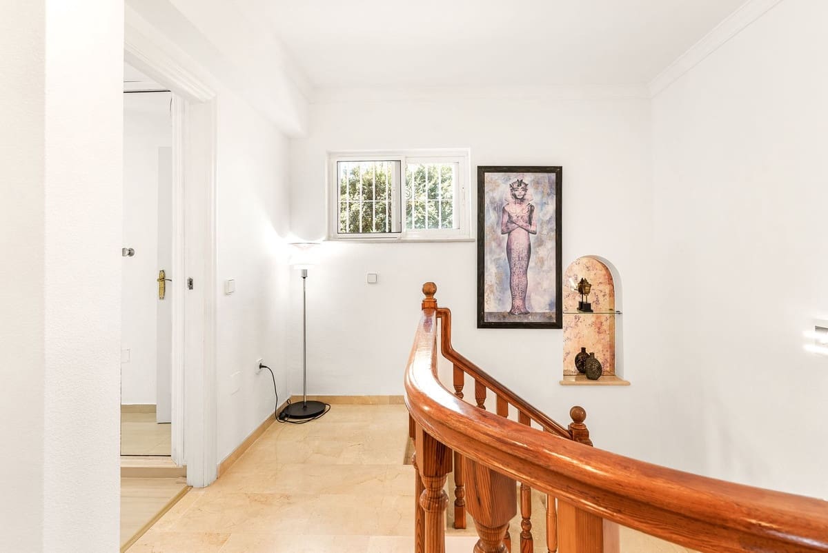 5 soveværelse Villa til salg i Calahonda med swimmingpool garage - € 1.350.000 (Ref: 10006079)