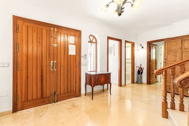5 soveværelse Villa til salg i Calahonda, Mijas med swimmingpool garage - € 1.350.000 (Ref: 10006079)
