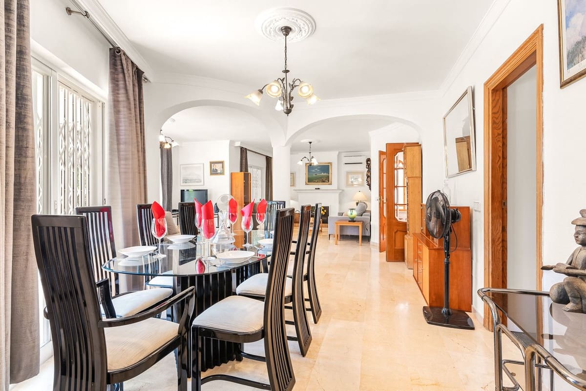 5 soveværelse Villa til salg i Calahonda med swimmingpool garage - € 1.350.000 (Ref: 10006079)