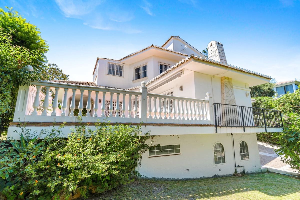 5 soveværelse Villa til salg i Calahonda med swimmingpool garage - € 1.350.000 (Ref: 10006079)