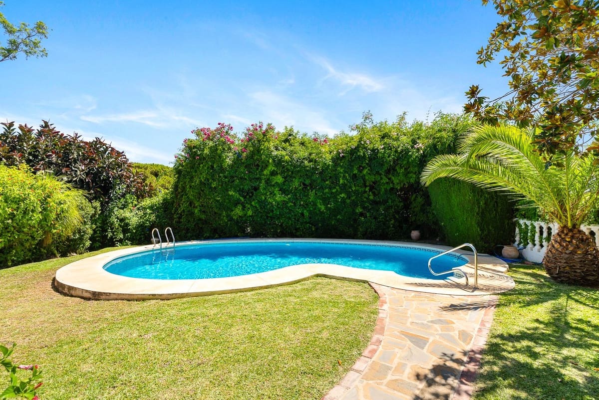 5 soveværelse Villa til salg i Calahonda med swimmingpool garage - € 1.350.000 (Ref: 10006079)