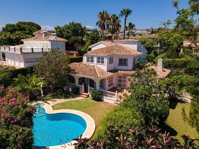 5 soveværelse Villa til salg i Calahonda, Mijas med swimmingpool garage - € 1.350.000 (Ref: 10006079)