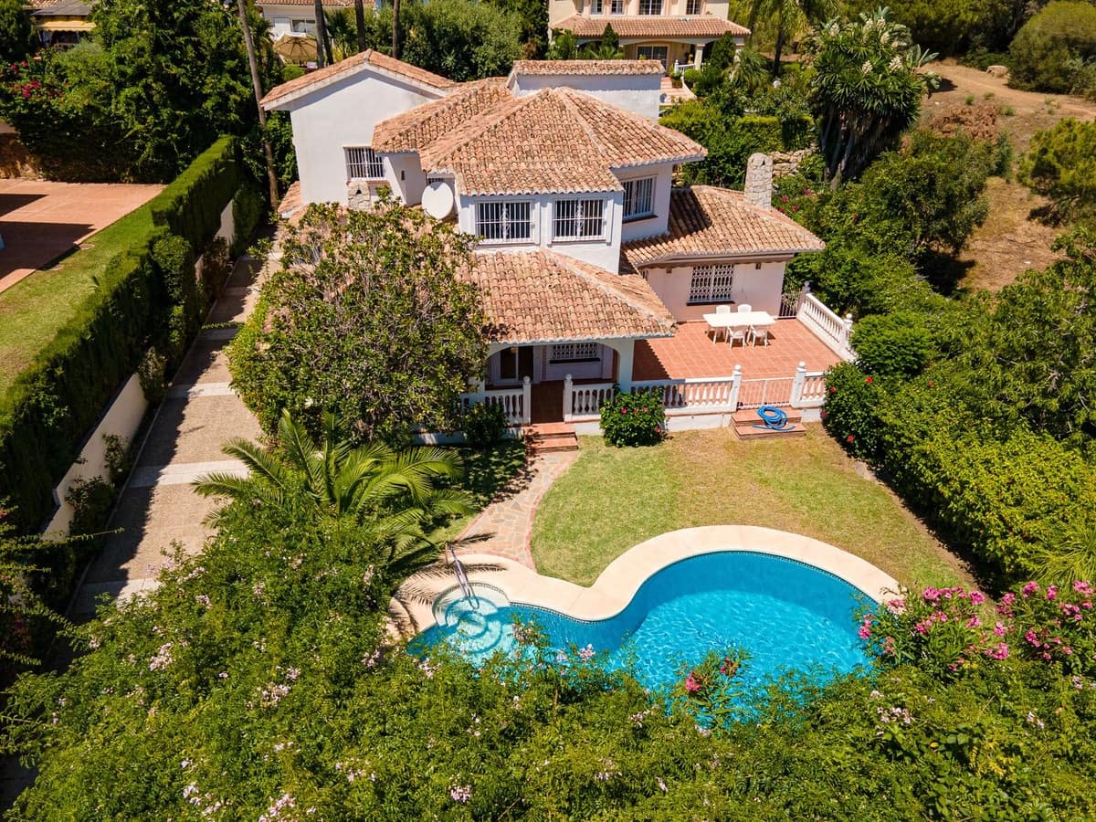 5 soveværelse Villa til salg i Calahonda med swimmingpool garage - € 1.350.000 (Ref: 10006079)