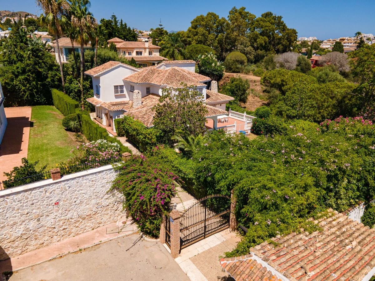 5 soveværelse Villa til salg i Calahonda med swimmingpool garage - € 1.350.000 (Ref: 10006079)