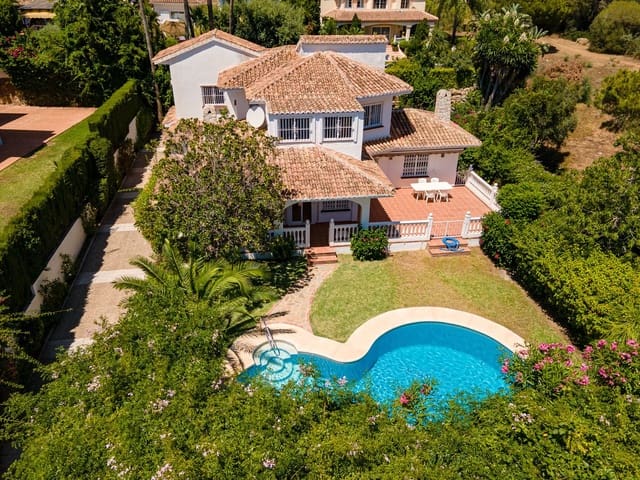 5 soveværelse Villa til salg i Calahonda, Mijas med swimmingpool garage - € 1.350.000 (Ref: 10006079)