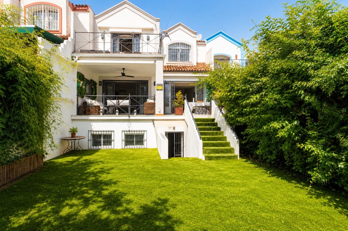 6 sovrum Hus till salu i Guadalmina med pool - 1 450 000 € (Ref: 10007579)