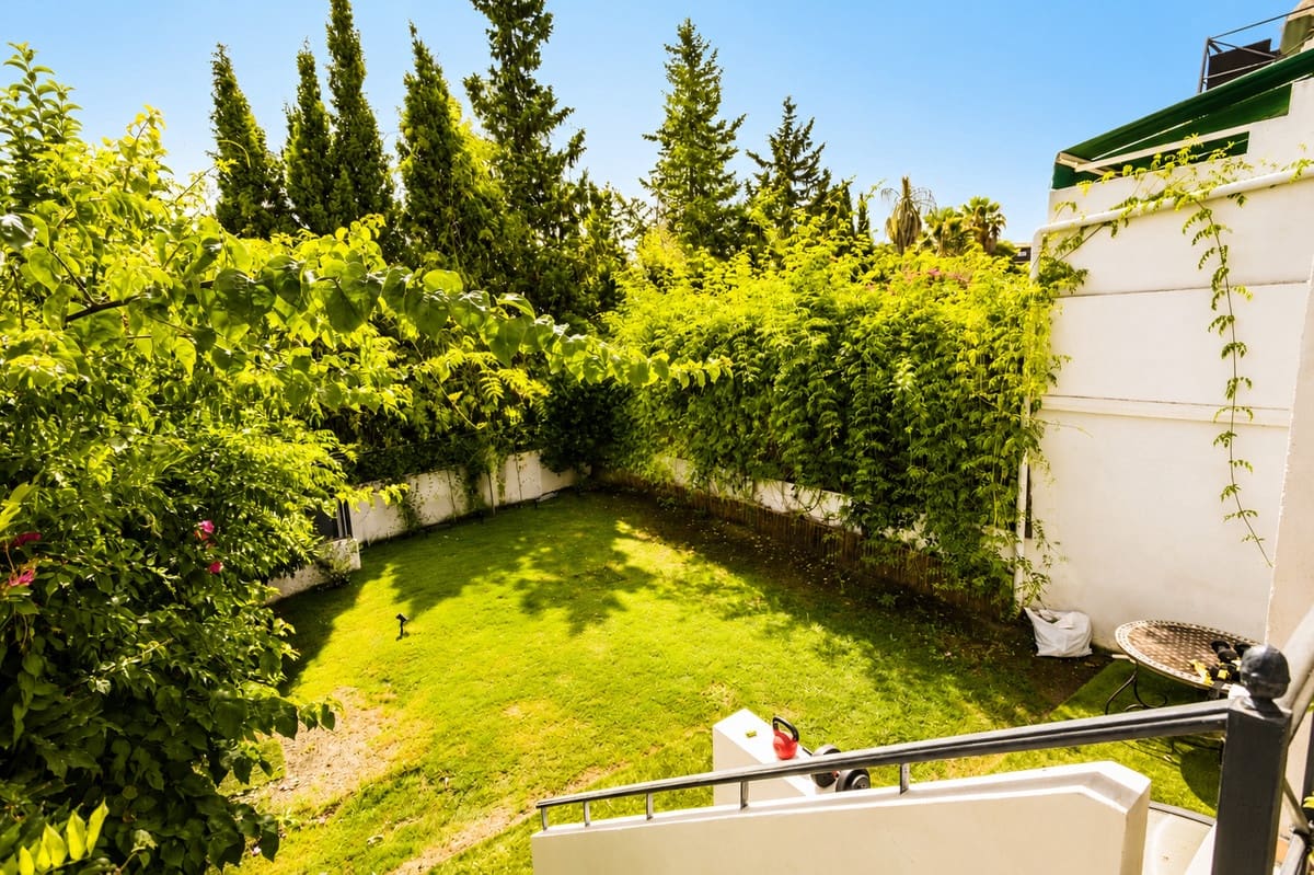 6 sovrum Hus till salu i Guadalmina med pool - 1 450 000 € (Ref: 10007579)