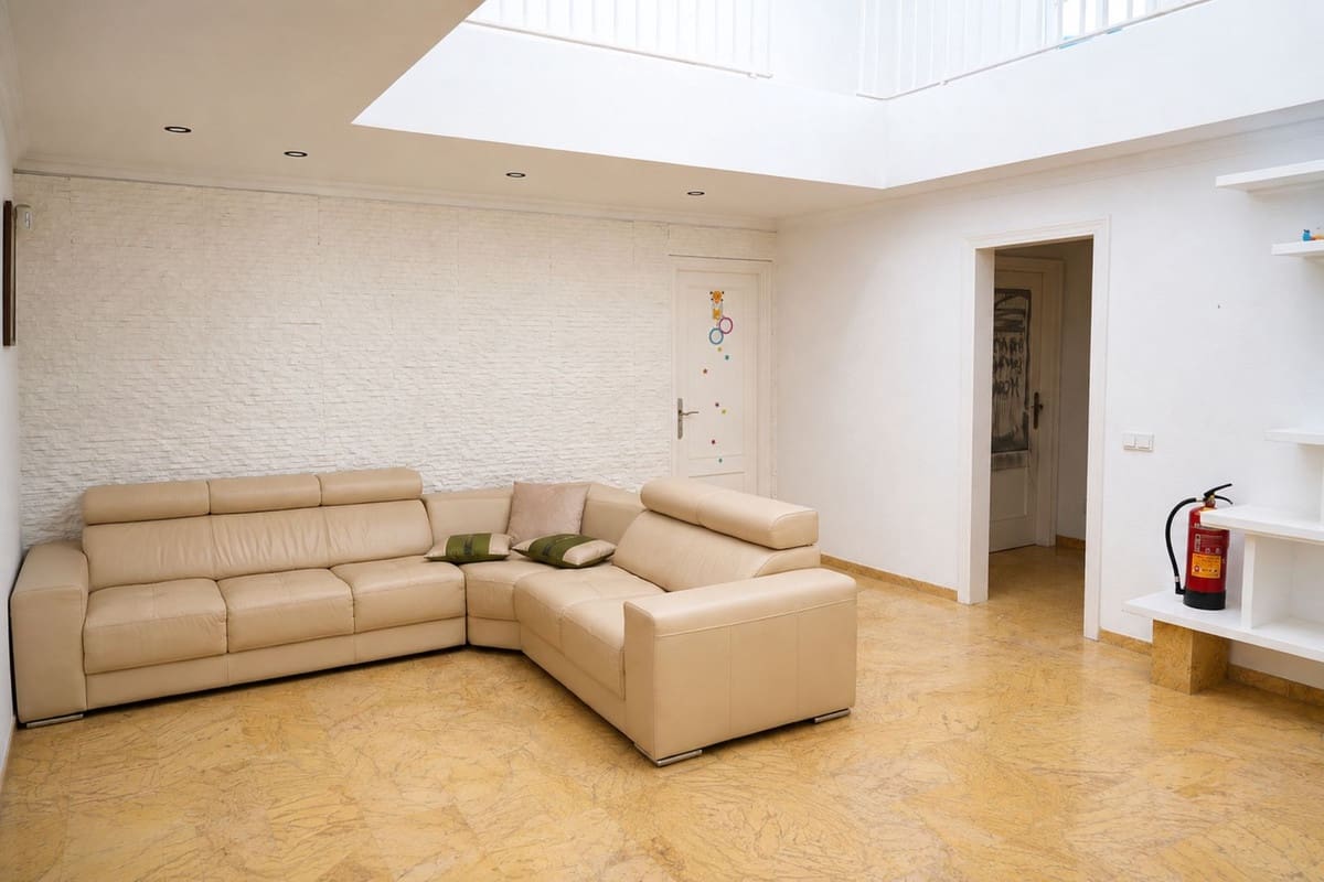 Chalet de 5 habitaciones en Marbella en venta con piscina - 850.000 € (Ref: 10007580)