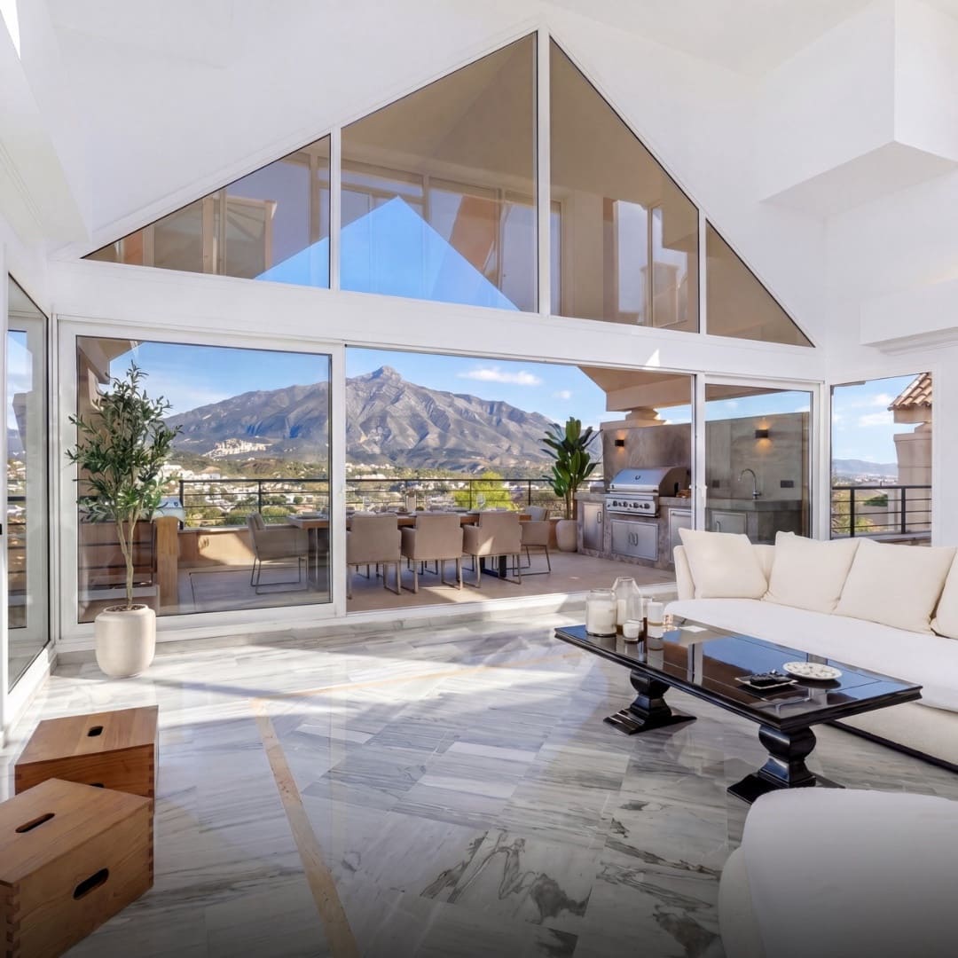 Apartamento de 3 habitaciones en Nueva Andalucia en venta con piscina - 1.750.000 € (Ref: 10007581)