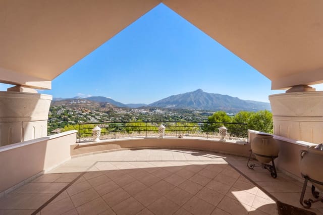 3 sypialnia Apartament na sprzedaż w Nueva Andalucia, Marbella z basenem - 1 750 000 € (Ref: 10007581)