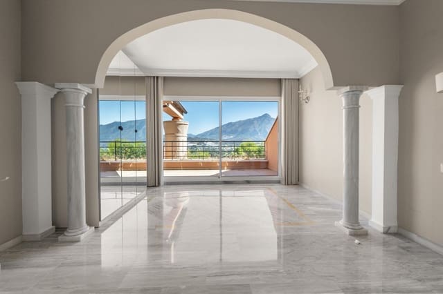 3 sypialnia Apartament na sprzedaż w Nueva Andalucia, Marbella z basenem - 1 750 000 € (Ref: 10007581)