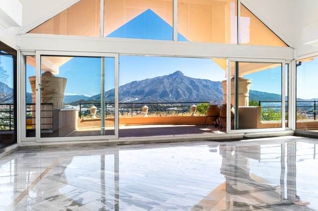 3 sypialnia Apartament na sprzedaż w Nueva Andalucia, Marbella z basenem - 1 750 000 € (Ref: 10007581)