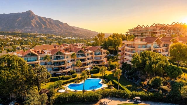 3 sypialnia Apartament na sprzedaż w Nueva Andalucia, Marbella z basenem - 1 750 000 € (Ref: 10007581)