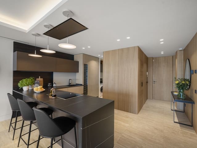 2 sypialnia Apartament na sprzedaż w Estepona z basenem garażem - 2 350 000 € (Ref: 10008038)