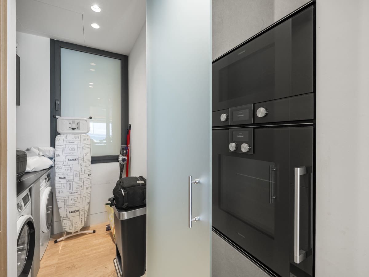 2 sypialnia Apartament na sprzedaż w Estepona z basenem garażem - 2 350 000 € (Ref: 10008038)