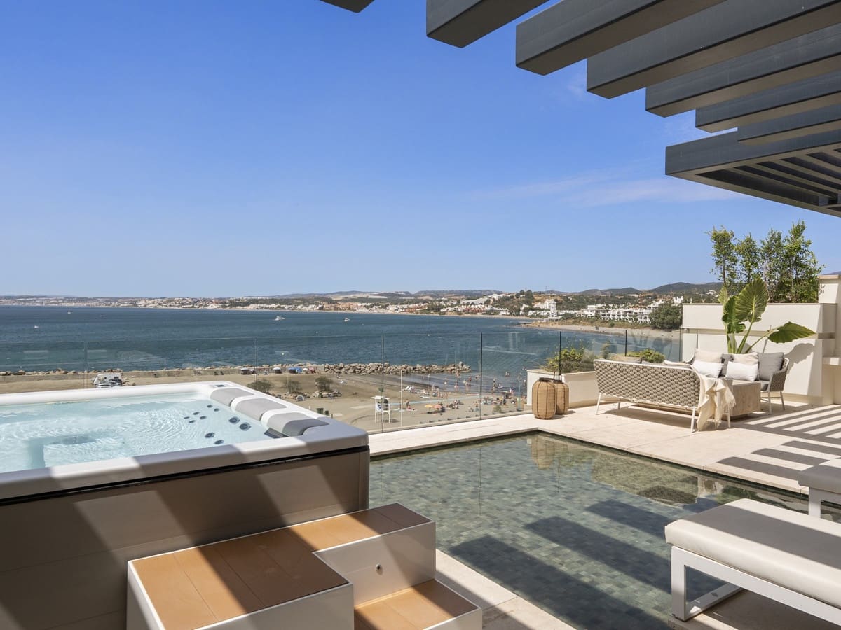 2 sypialnia Apartament na sprzedaż w Estepona z basenem garażem - 2 350 000 € (Ref: 10008038)