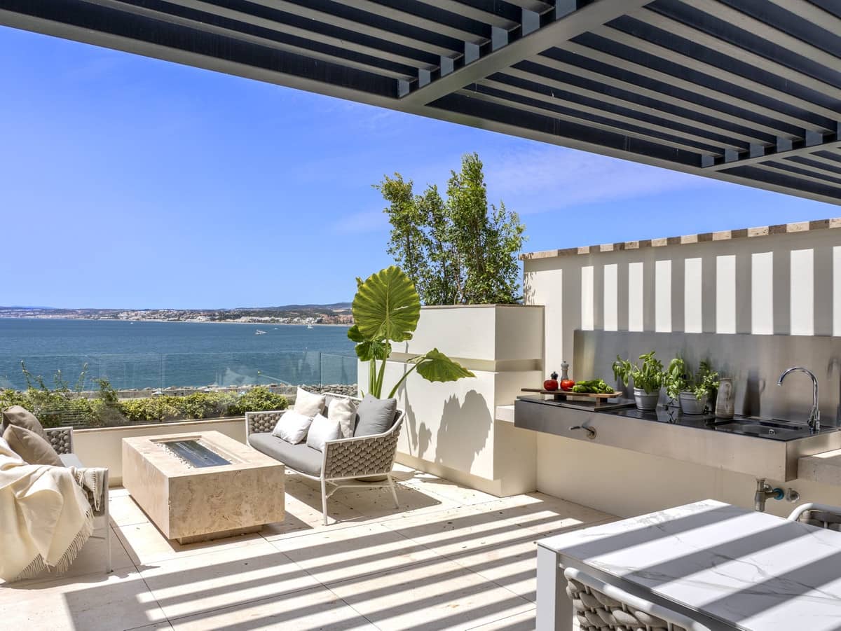 2 sypialnia Apartament na sprzedaż w Estepona z basenem garażem - 2 350 000 € (Ref: 10008038)