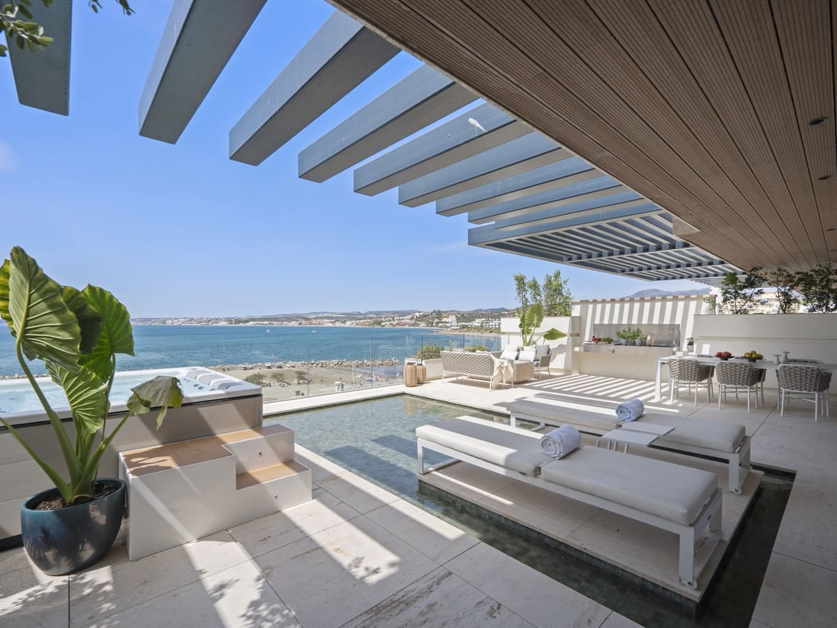 2 sypialnia Apartament na sprzedaż w Estepona z basenem garażem - 2 350 000 € (Ref: 10008038)