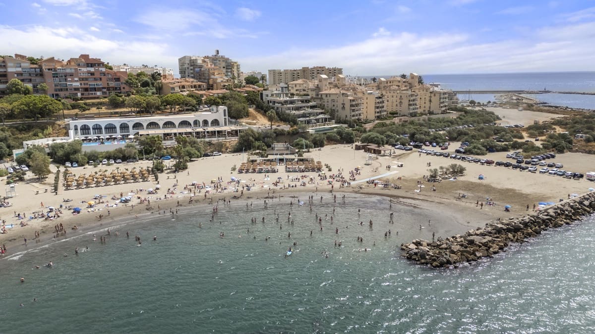 2 sypialnia Apartament na sprzedaż w Estepona z basenem garażem - 2 350 000 € (Ref: 10008038)