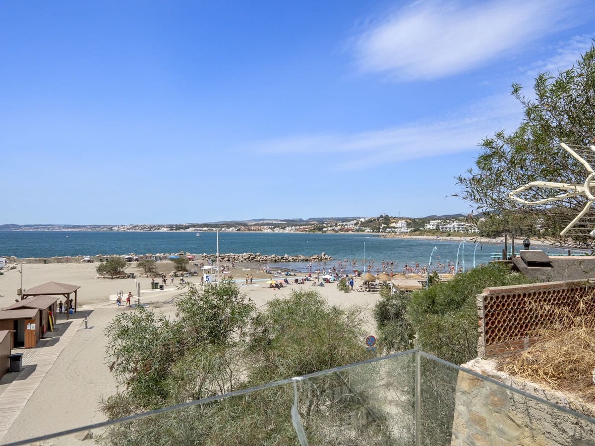 2 sypialnia Apartament na sprzedaż w Estepona z basenem garażem - 2 350 000 € (Ref: 10008038)