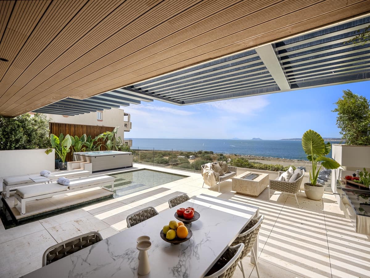 2 sypialnia Apartament na sprzedaż w Estepona z basenem garażem - 2 350 000 € (Ref: 10008038)
