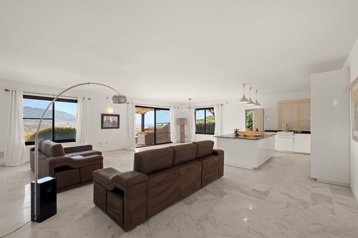 2 sovrum Lägenhet till salu i La Mairena med pool - 495 000 € (Ref: 10009674)