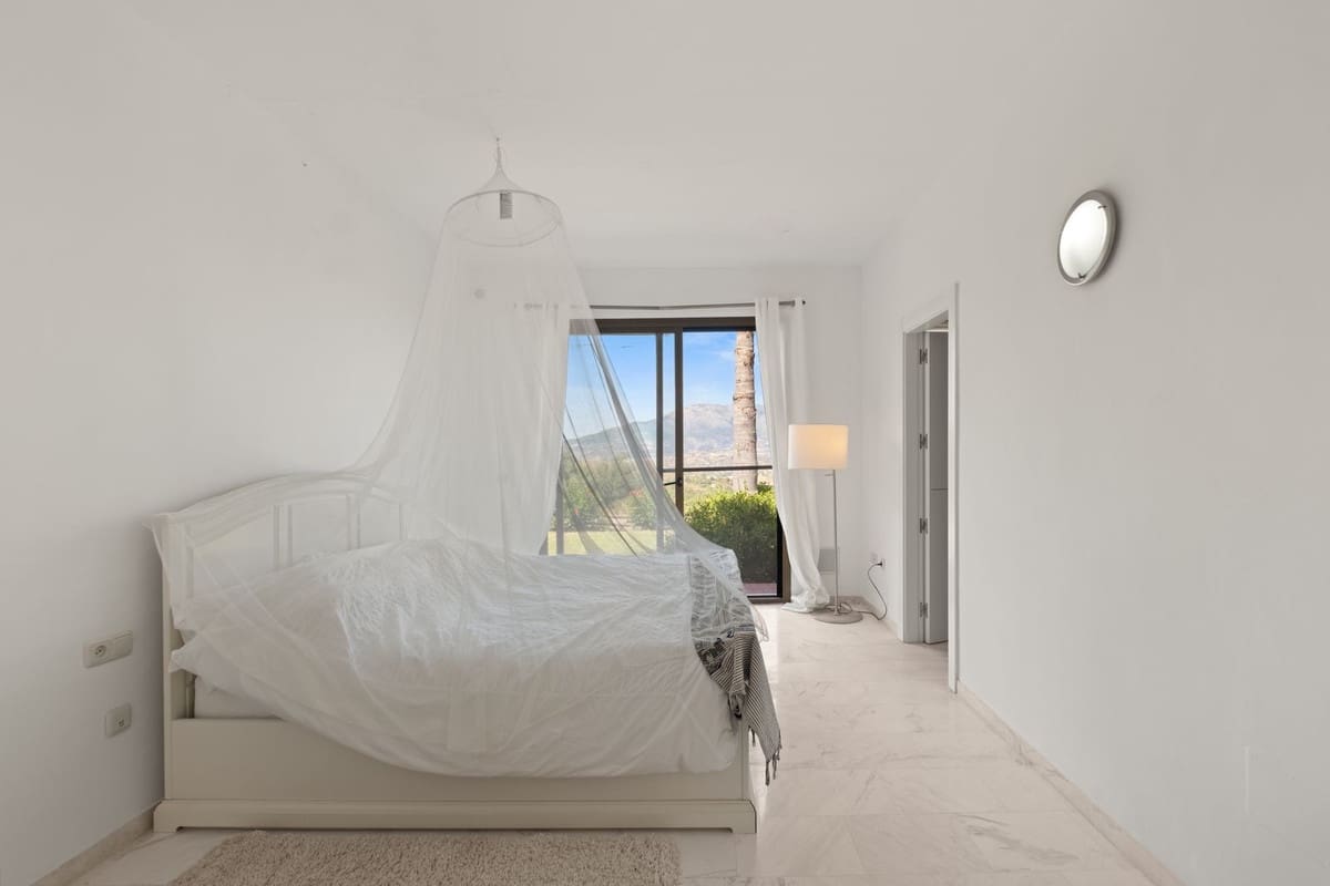 2 sovrum Lägenhet till salu i La Mairena med pool - 495 000 € (Ref: 10009674)