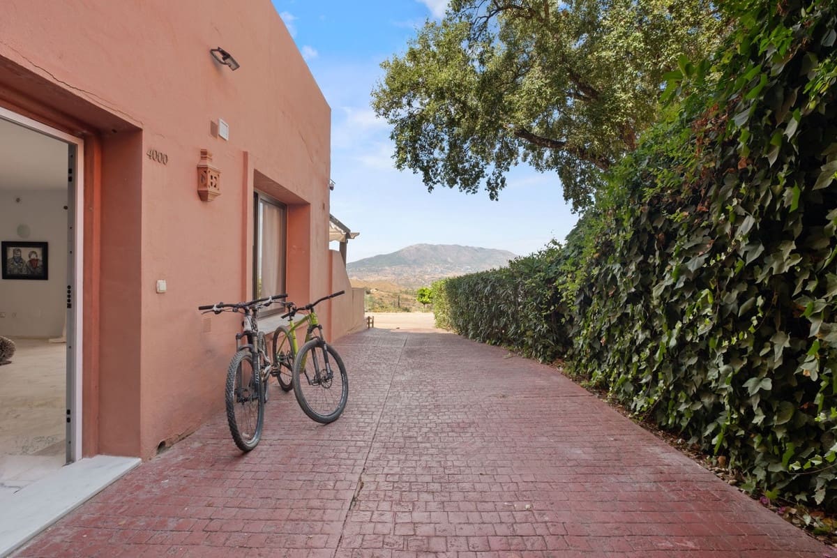 2 sovrum Lägenhet till salu i La Mairena med pool - 495 000 € (Ref: 10009674)