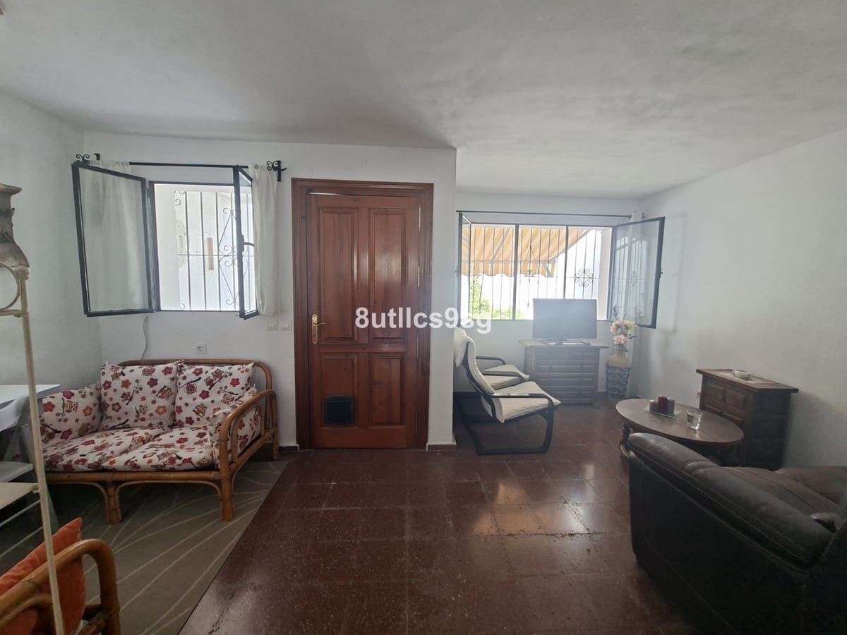 2 bedroom Villa for sale in Marbella - € 420,000 (Ref: 10009675)