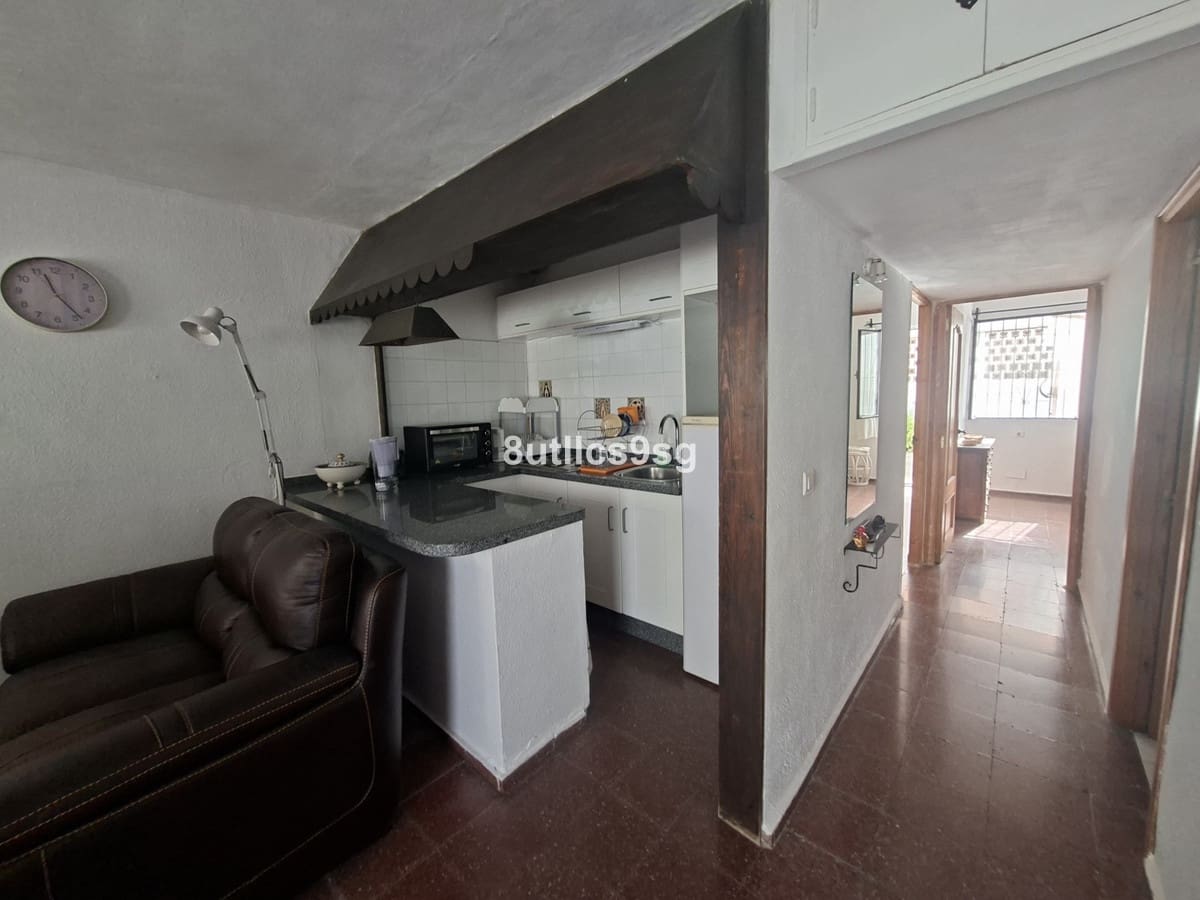 2 bedroom Villa for sale in Marbella - € 420,000 (Ref: 10009675)