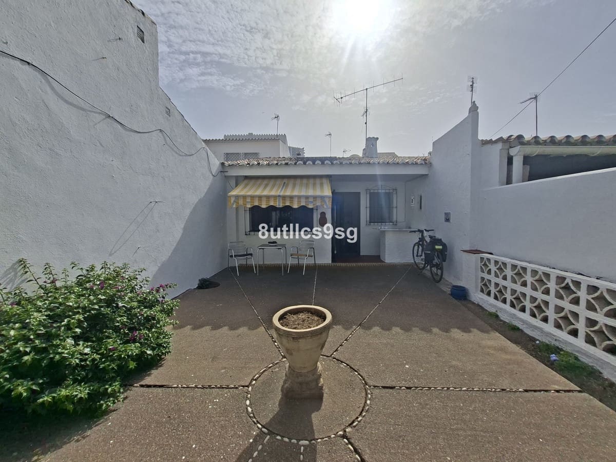 2 bedroom Villa for sale in Marbella - € 420,000 (Ref: 10009675)