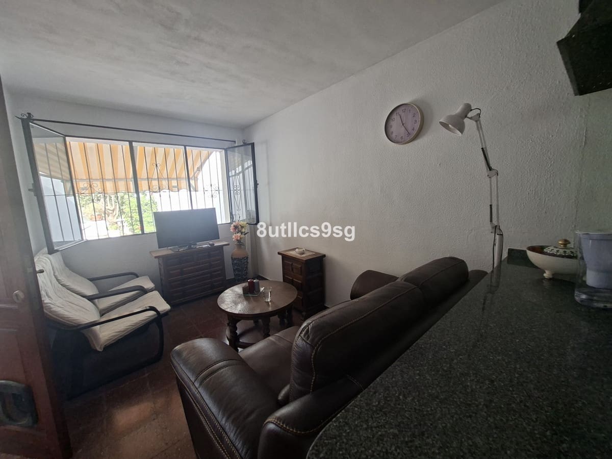 2 bedroom Villa for sale in Marbella - € 420,000 (Ref: 10009675)