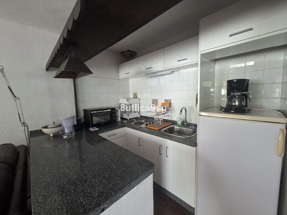 2 bedroom Villa for sale in Marbella - € 420,000 (Ref: 10009675)