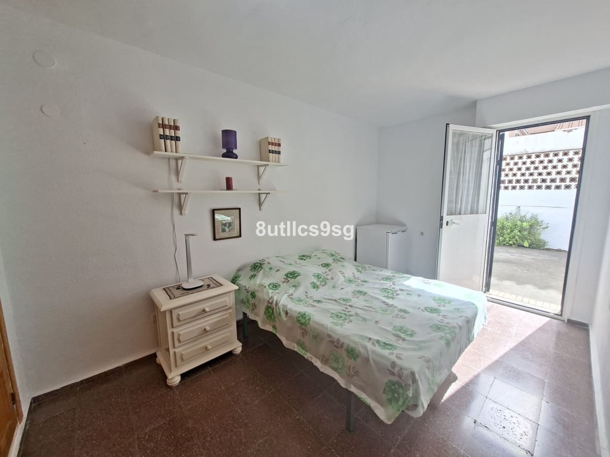 2 bedroom Villa for sale in Marbella - € 420,000 (Ref: 10009675)