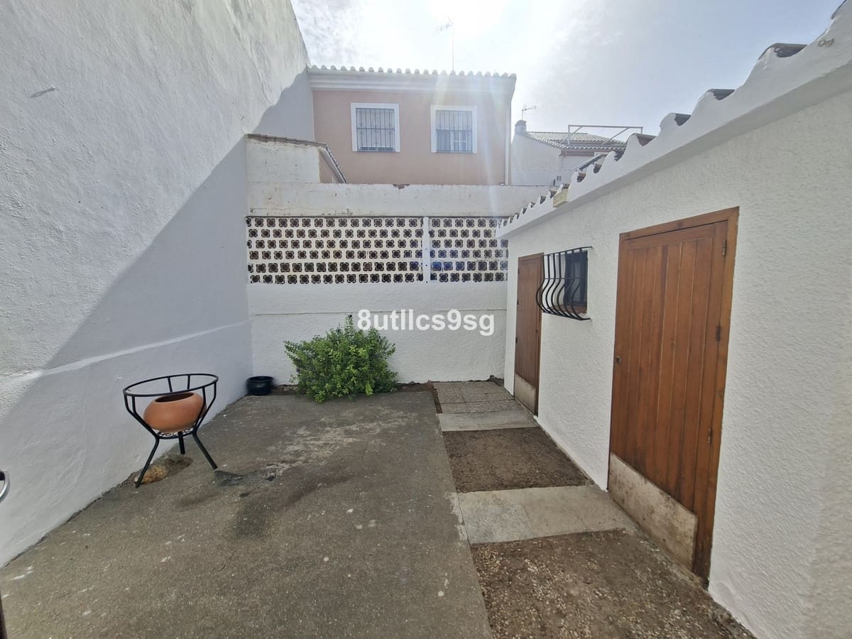 2 bedroom Villa for sale in Marbella - € 420,000 (Ref: 10009675)