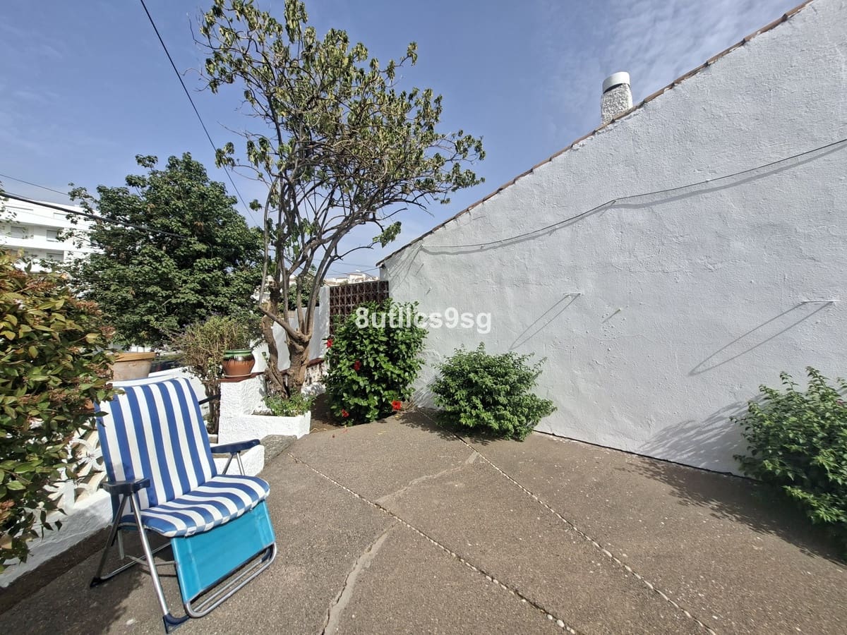 2 bedroom Villa for sale in Marbella - € 420,000 (Ref: 10009675)