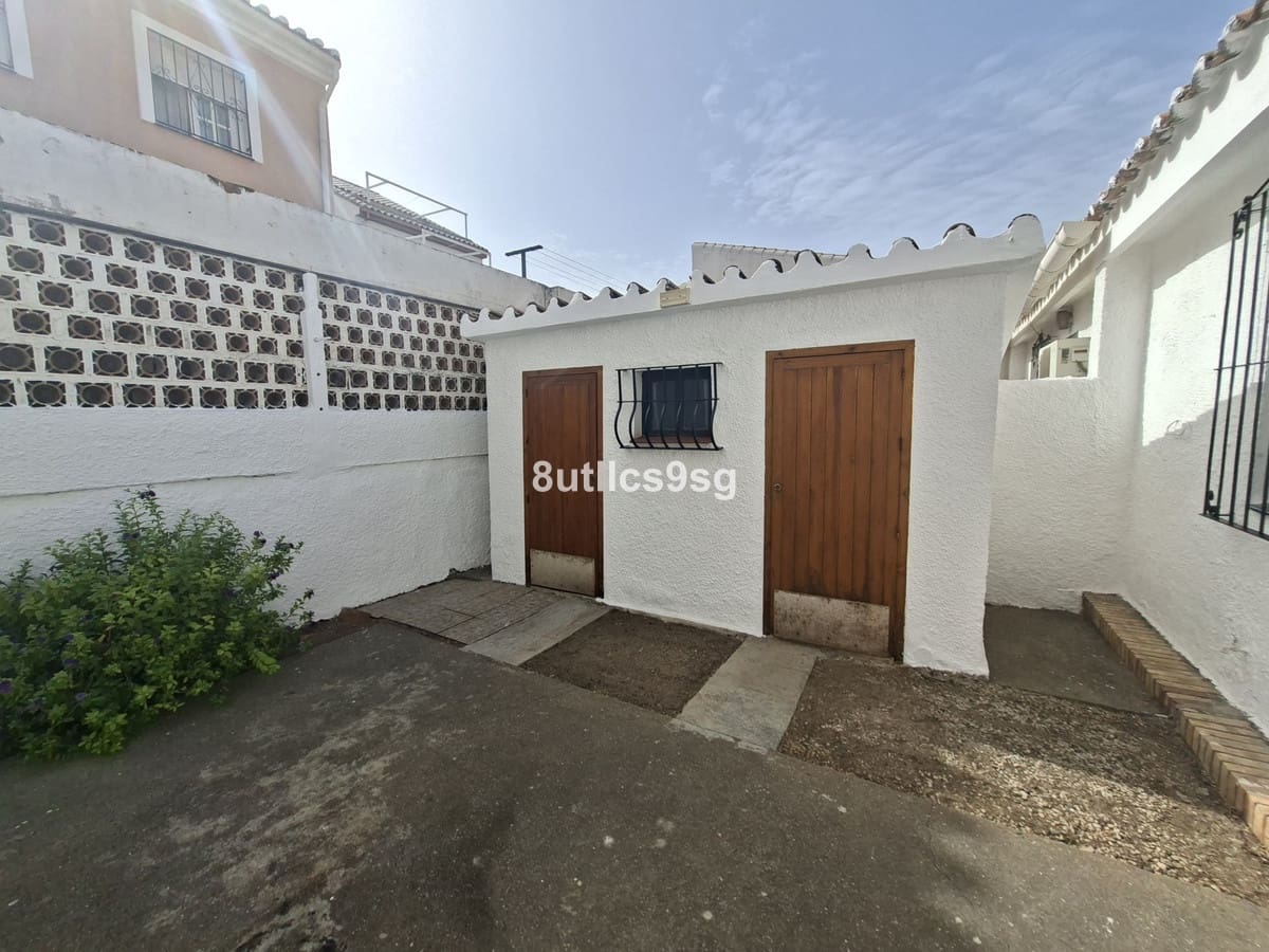 2 bedroom Villa for sale in Marbella - € 420,000 (Ref: 10009675)
