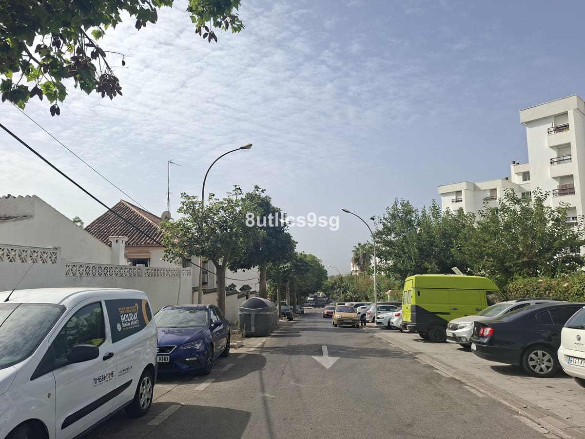 2 bedroom Villa for sale in Marbella - € 420,000 (Ref: 10009675)