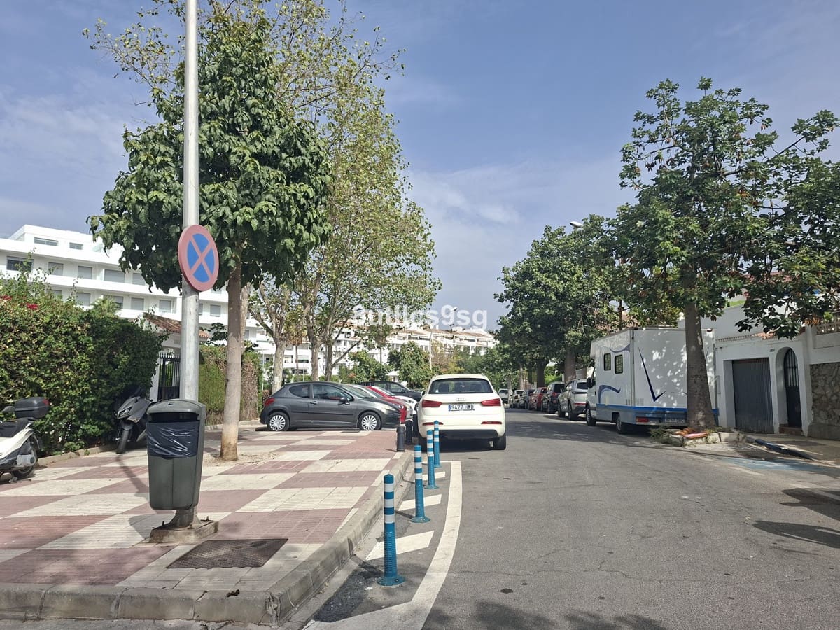 2 bedroom Villa for sale in Marbella - € 420,000 (Ref: 10009675)