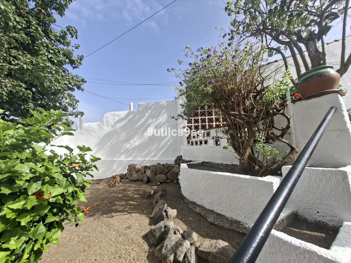 2 bedroom Villa for sale in Marbella - € 420,000 (Ref: 10009675)