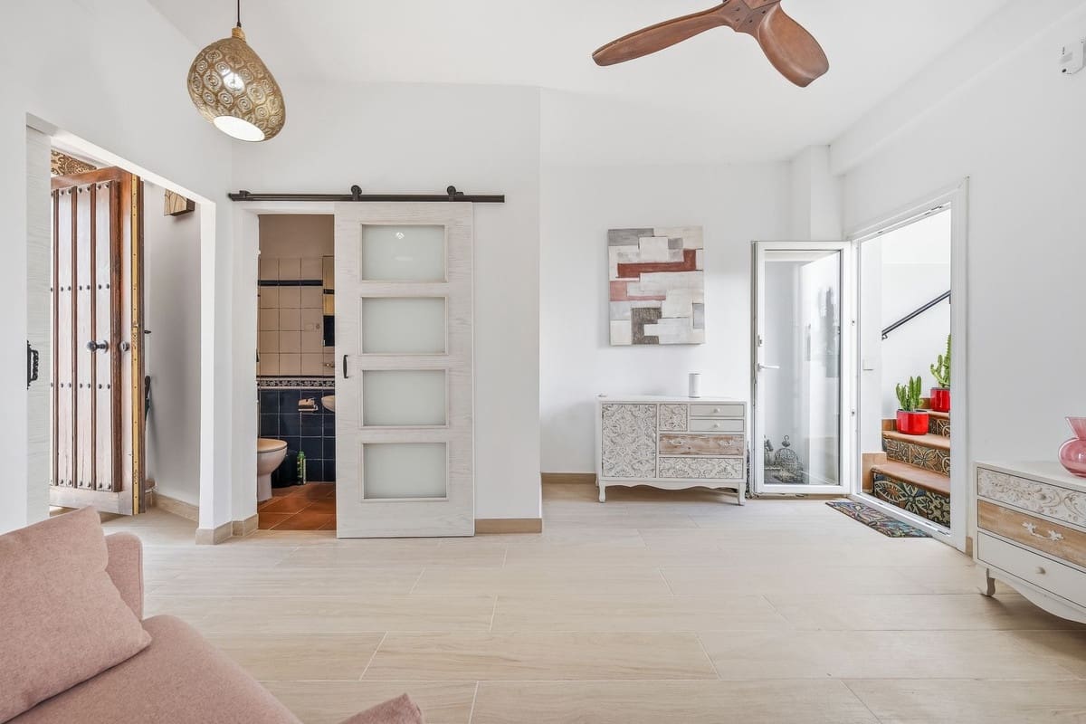 4 soveværelse Byhus til salg i Estepona - € 1.995.000 (Ref: 10009676)