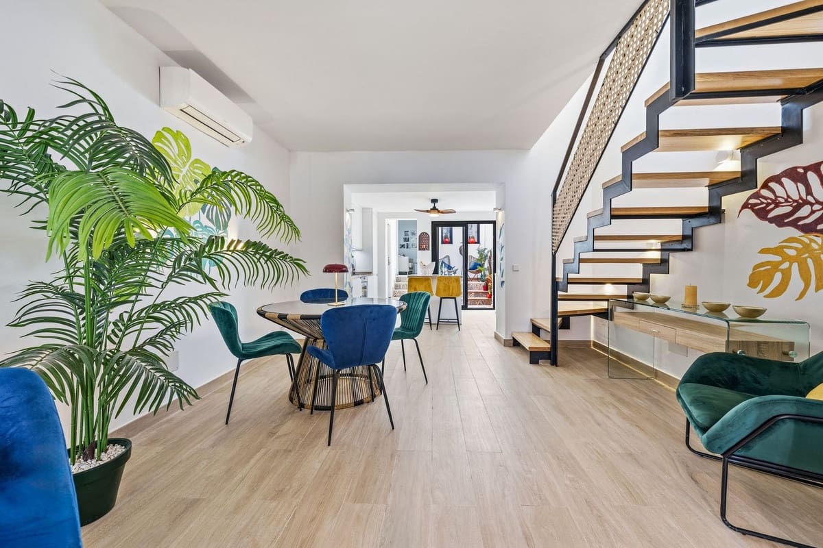 4 soveværelse Byhus til salg i Estepona - € 1.995.000 (Ref: 10009676)
