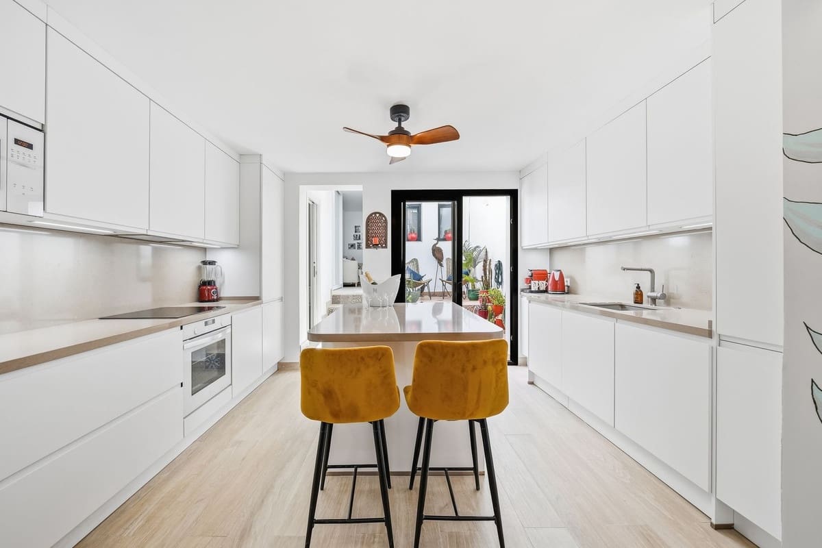 4 soveværelse Byhus til salg i Estepona - € 1.995.000 (Ref: 10009676)