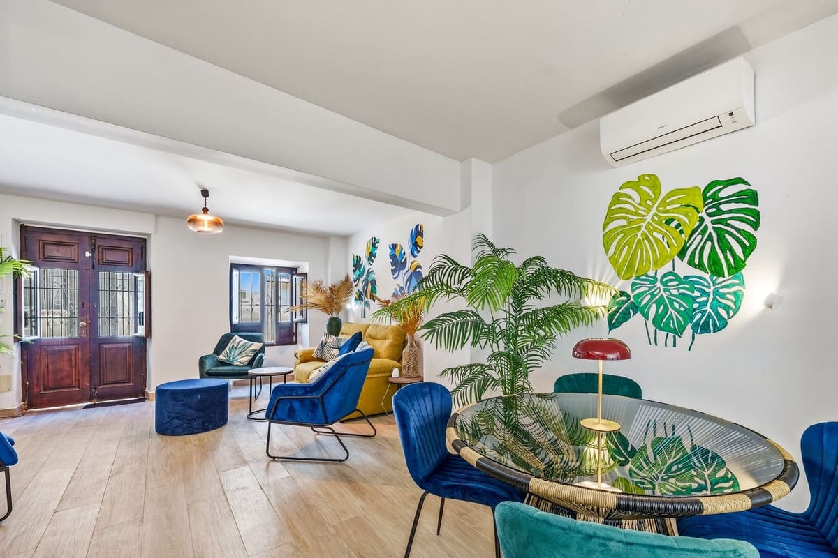4 soveværelse Byhus til salg i Estepona - € 1.995.000 (Ref: 10009676)