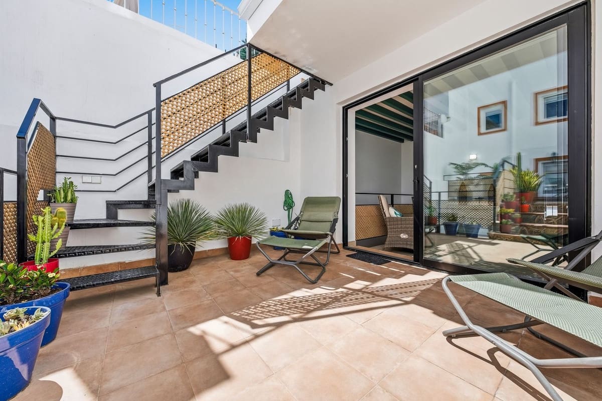 4 soveværelse Byhus til salg i Estepona - € 1.995.000 (Ref: 10009676)
