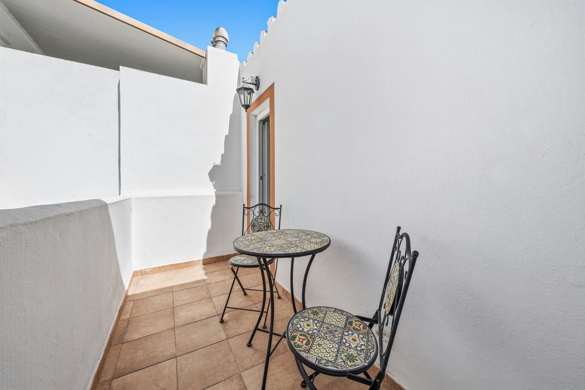 4 soveværelse Byhus til salg i Estepona - € 1.995.000 (Ref: 10009676)