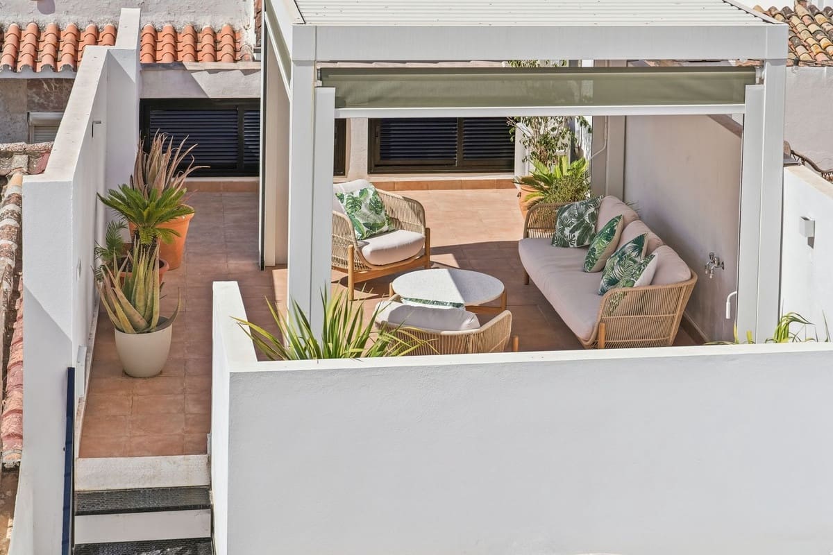 4 soveværelse Byhus til salg i Estepona - € 1.995.000 (Ref: 10009676)