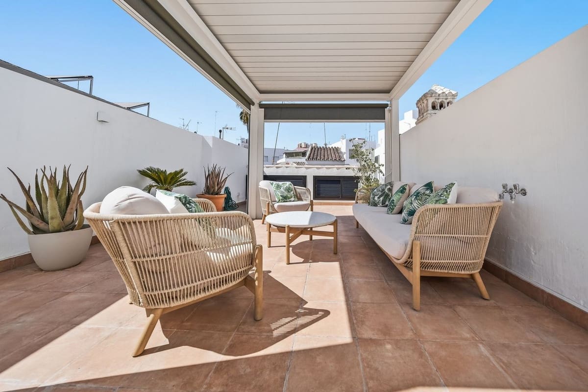 4 soveværelse Byhus til salg i Estepona - € 1.995.000 (Ref: 10009676)