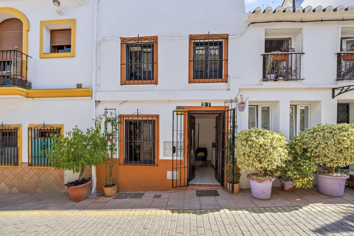 4 soveværelse Byhus til salg i Estepona - € 1.995.000 (Ref: 10009676)